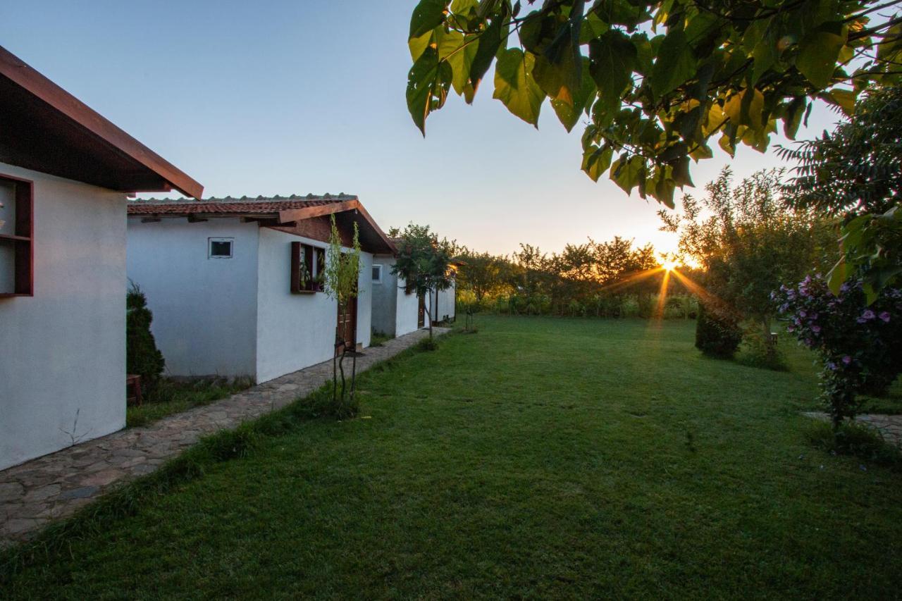 La Livada Villa Greci Екстериор снимка