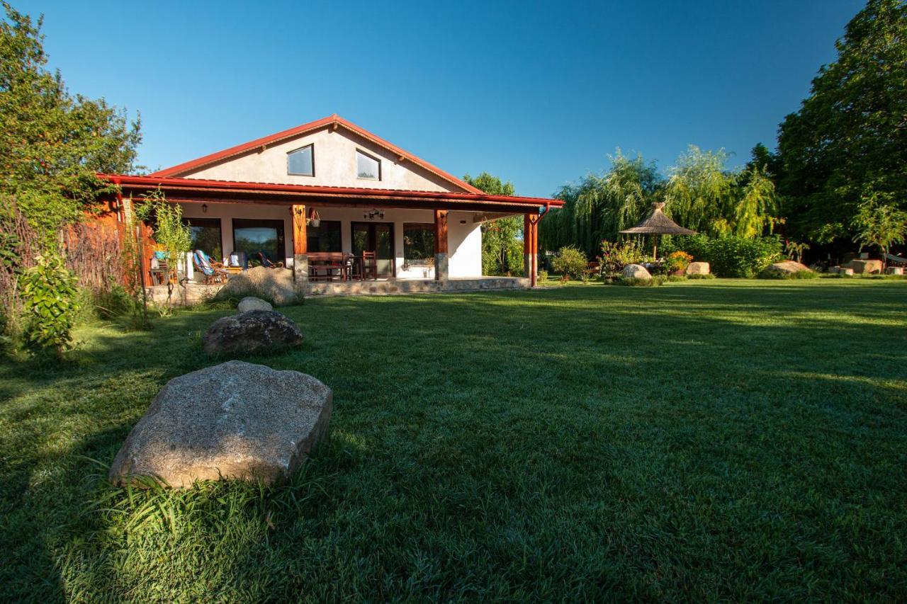 La Livada Villa Greci Екстериор снимка