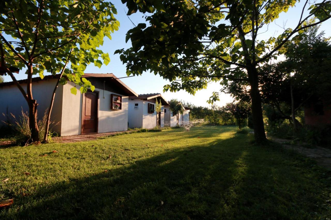 La Livada Villa Greci Екстериор снимка