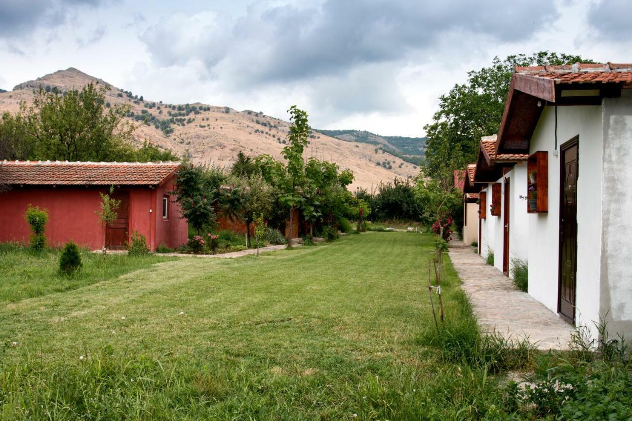La Livada Villa Greci Екстериор снимка